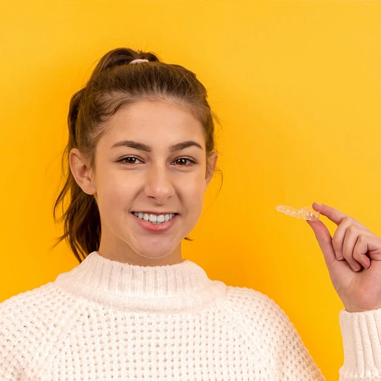 Les avantages des bagues en céramique pour vos dents